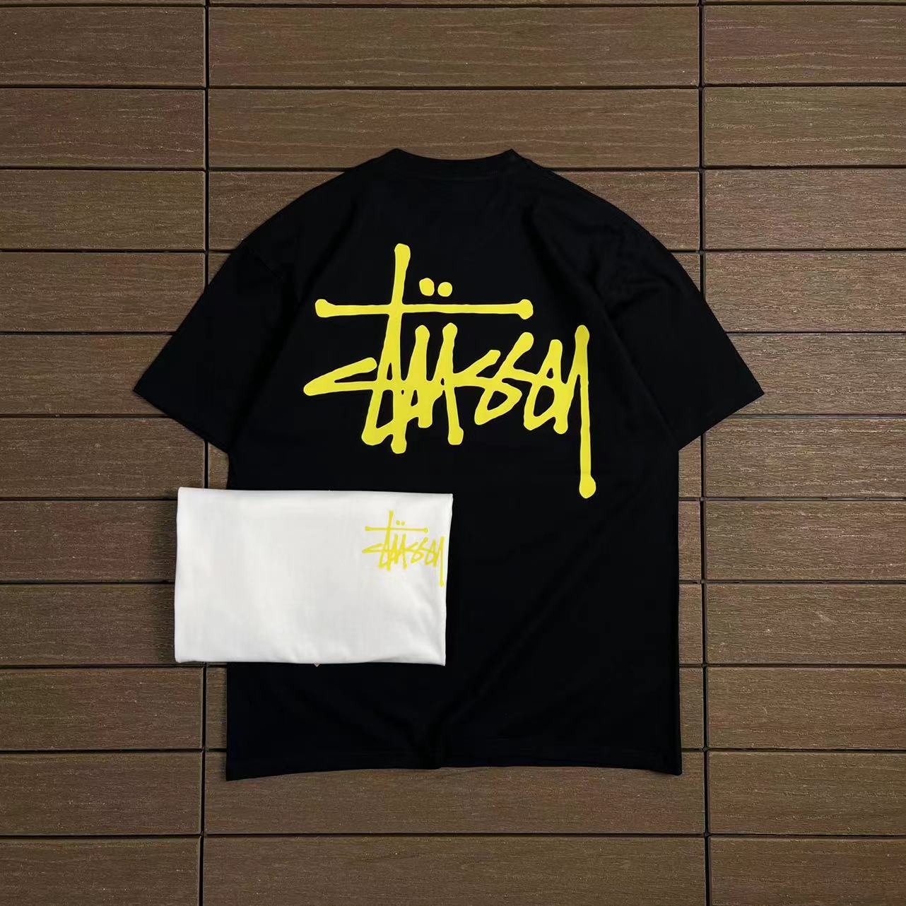 STUSSY T-SHIRT