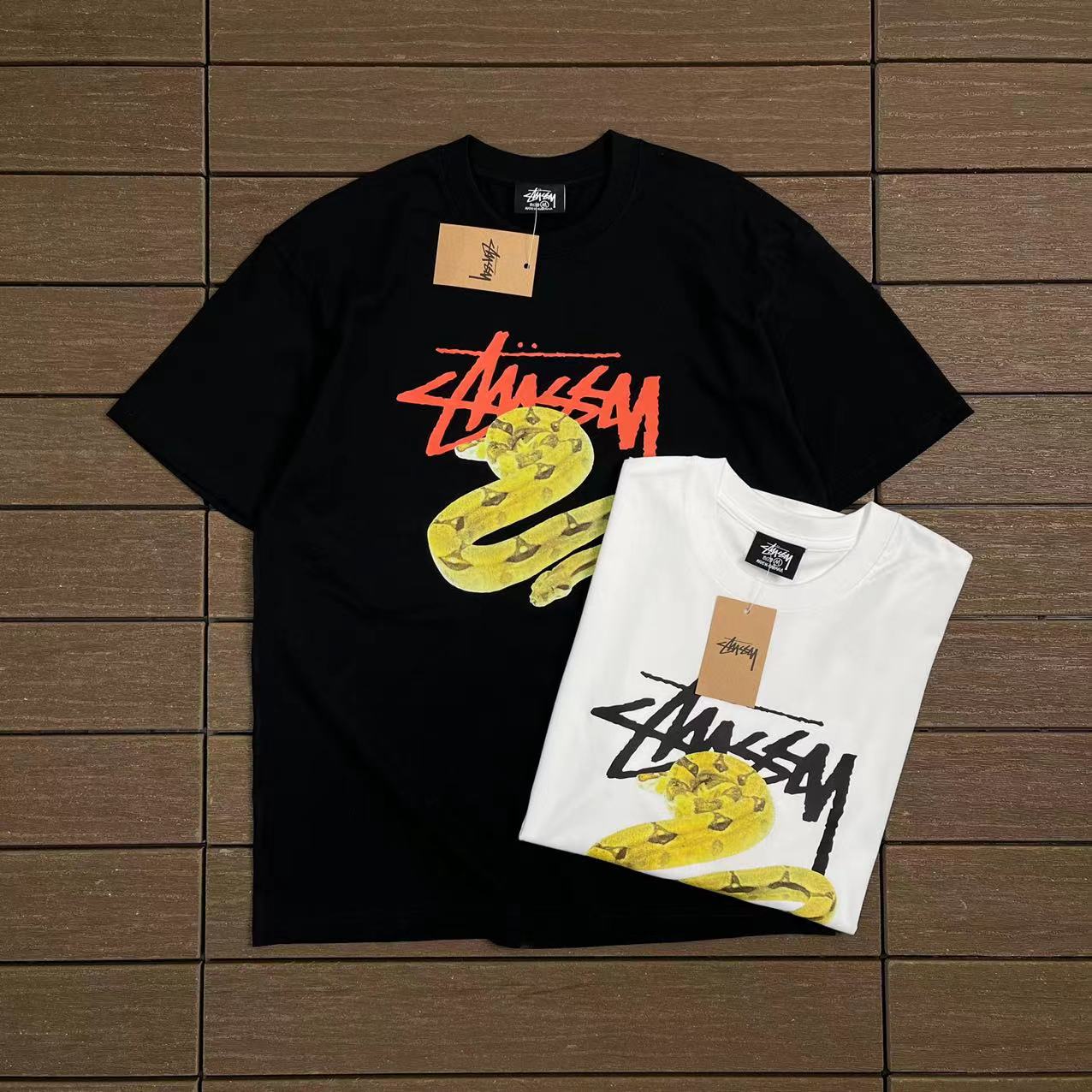 STUSSY T-SHIRT