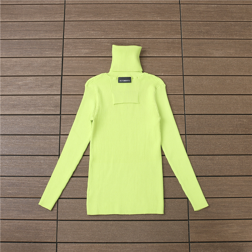 VETEMENTS SWEATER