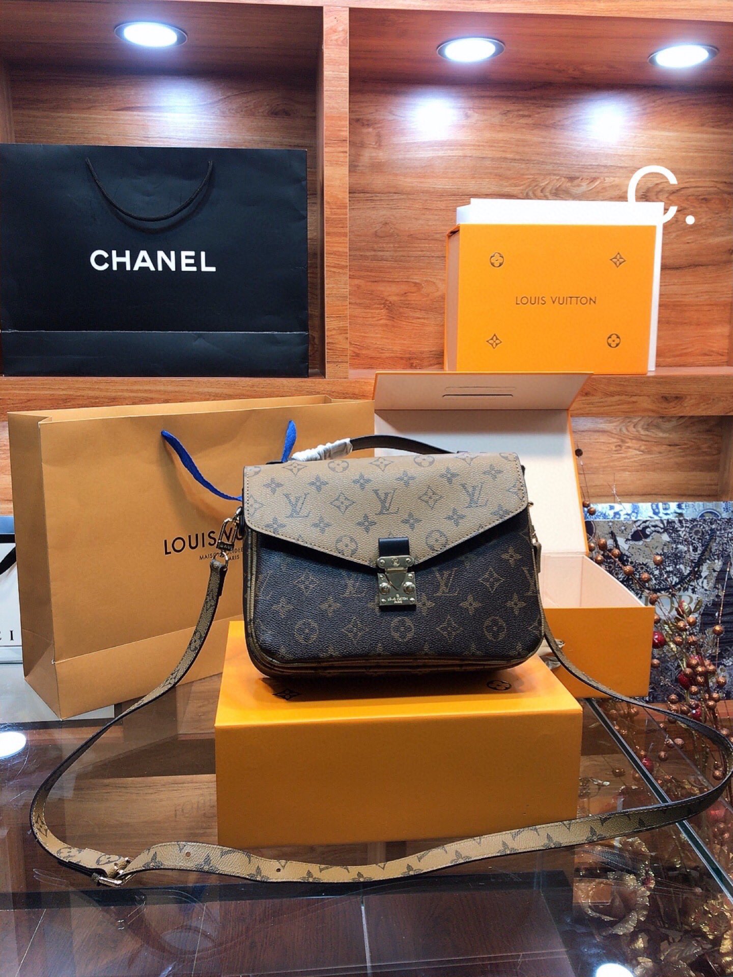 LV BAG