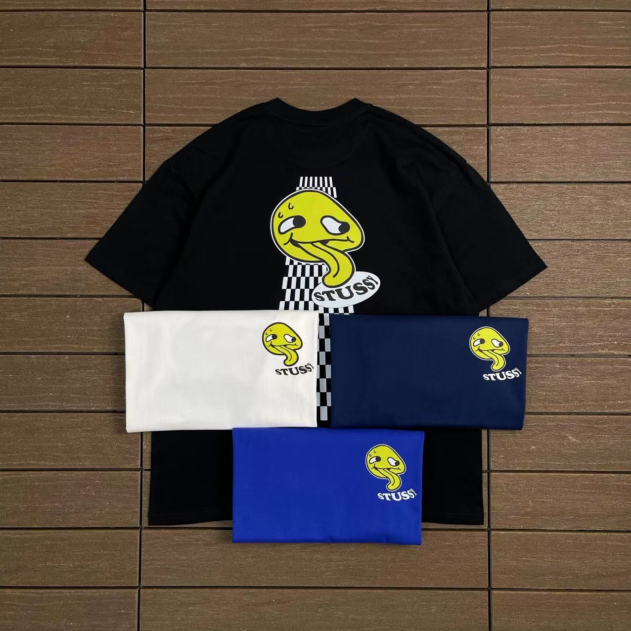 STUSSY T-SHIRT