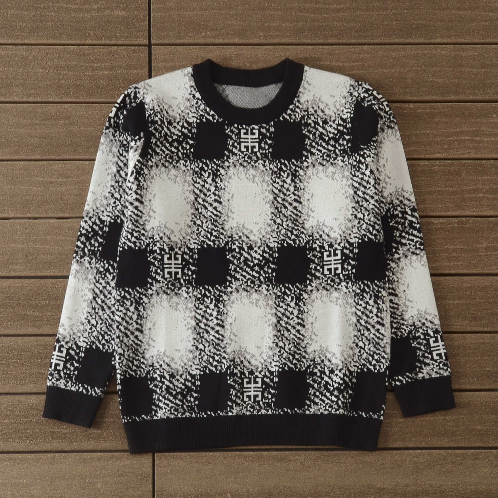 GIVENCHY SWEATER