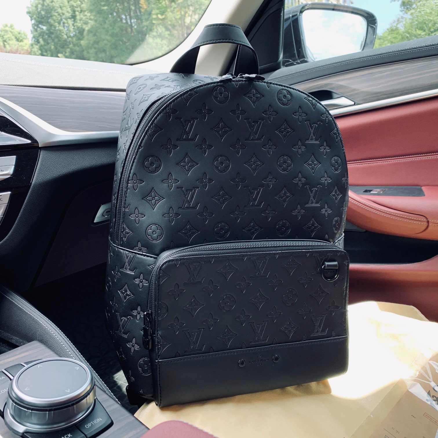LV