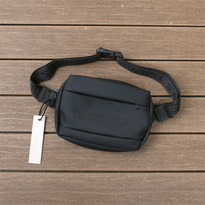 ESSENTIALS BAG