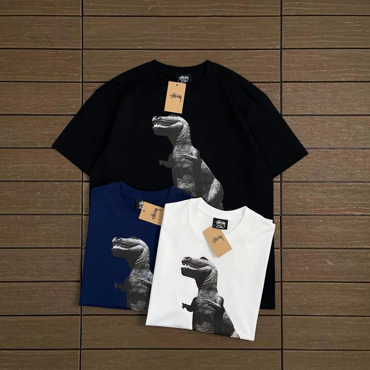 STUSSY T-SHIRT