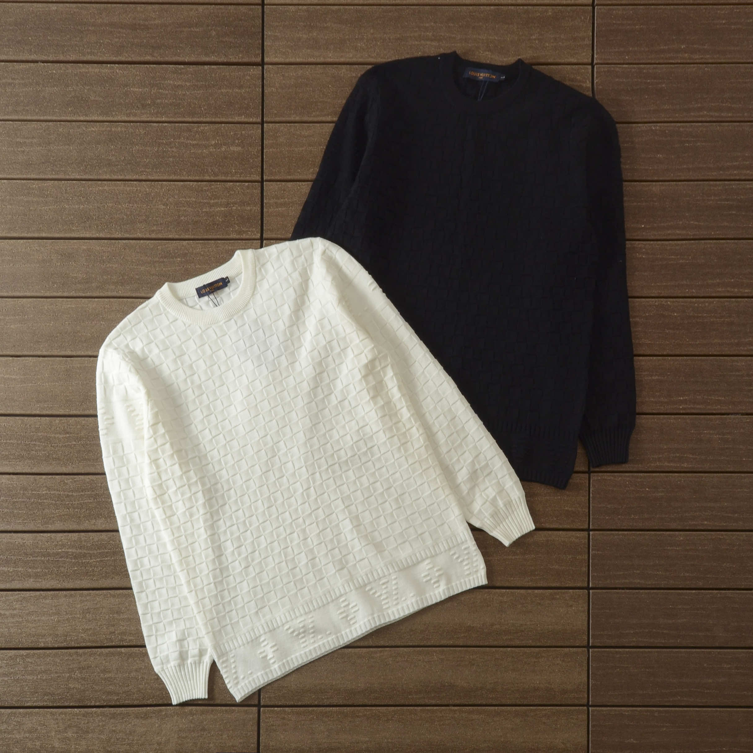 LV SWEATER