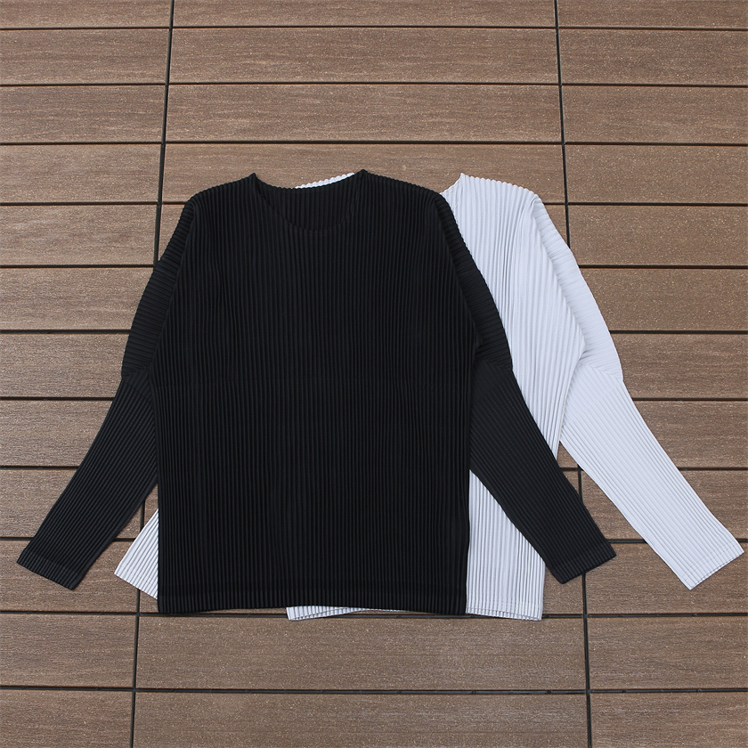 HOMME PLISSE T-SHIRT