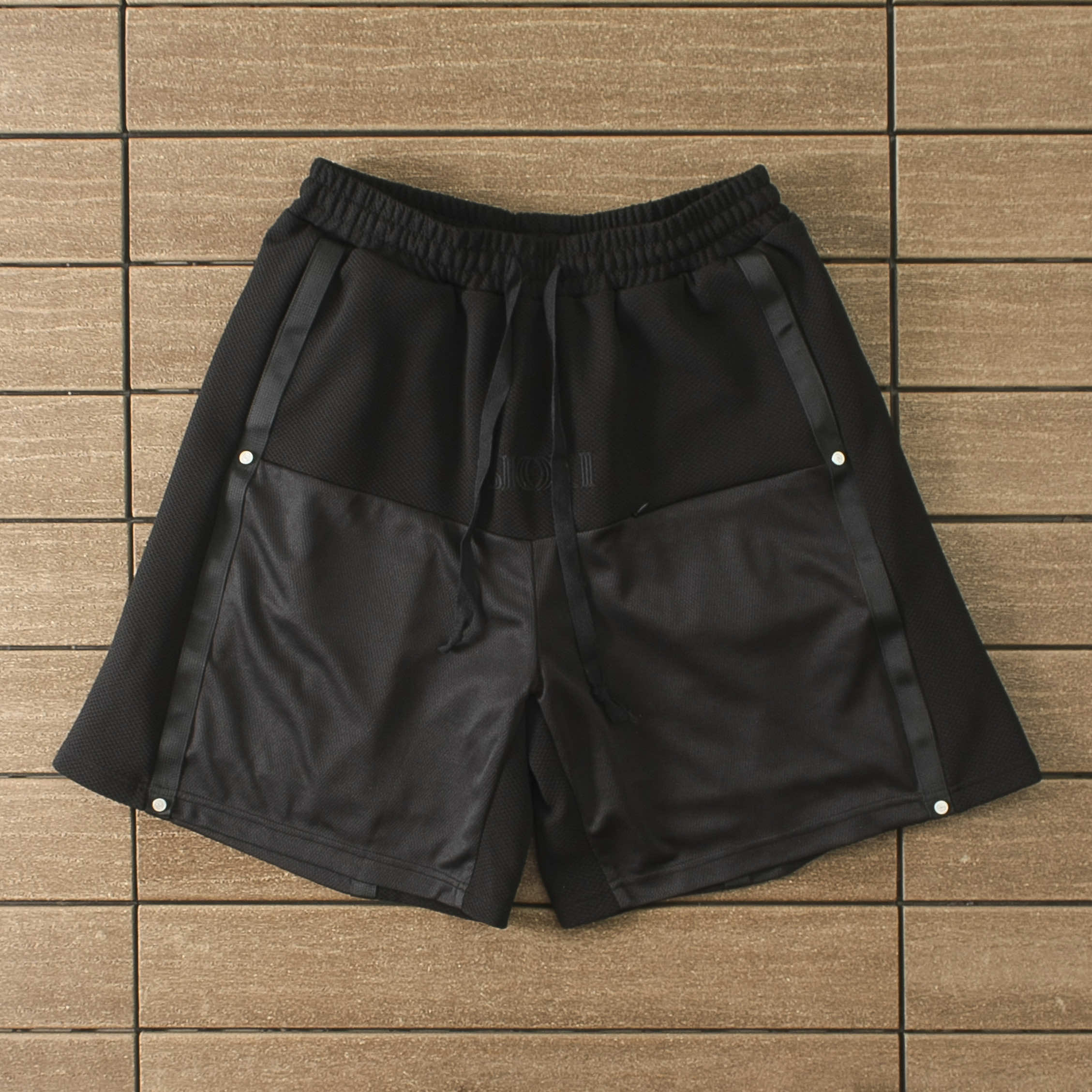 UNDERMCAR TALK SHORT