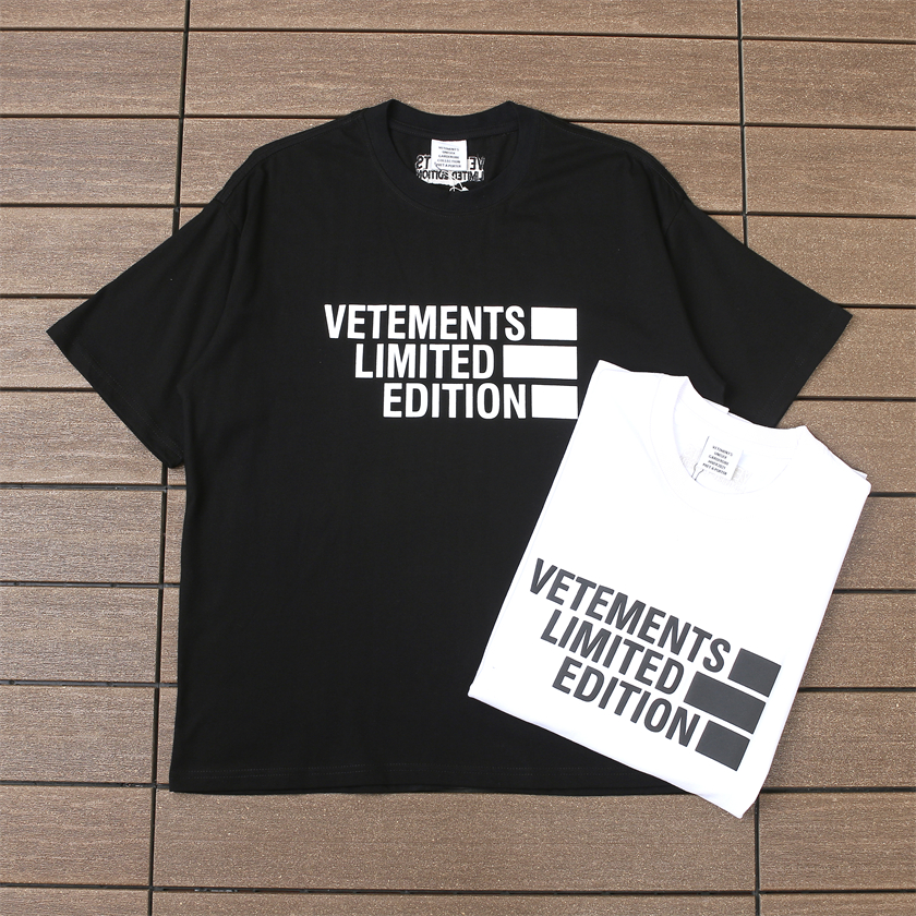 VETEMENTS T-SHIRT