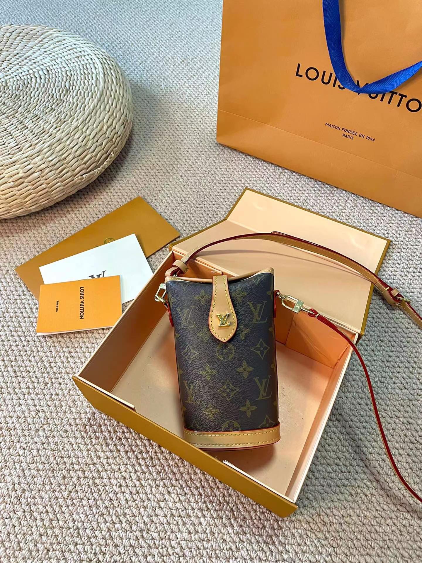 LV BAG
