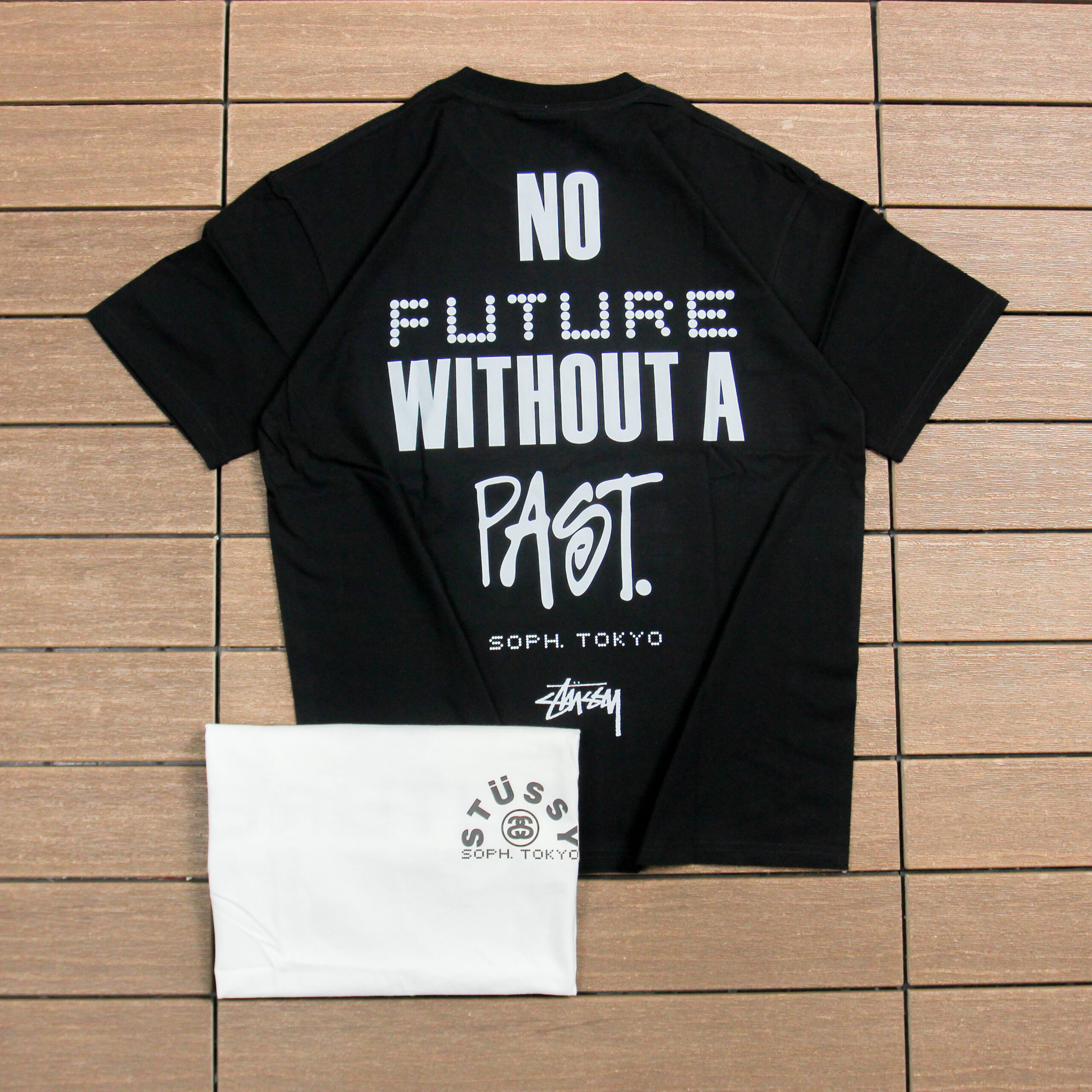 STUSSY T-SHIRT