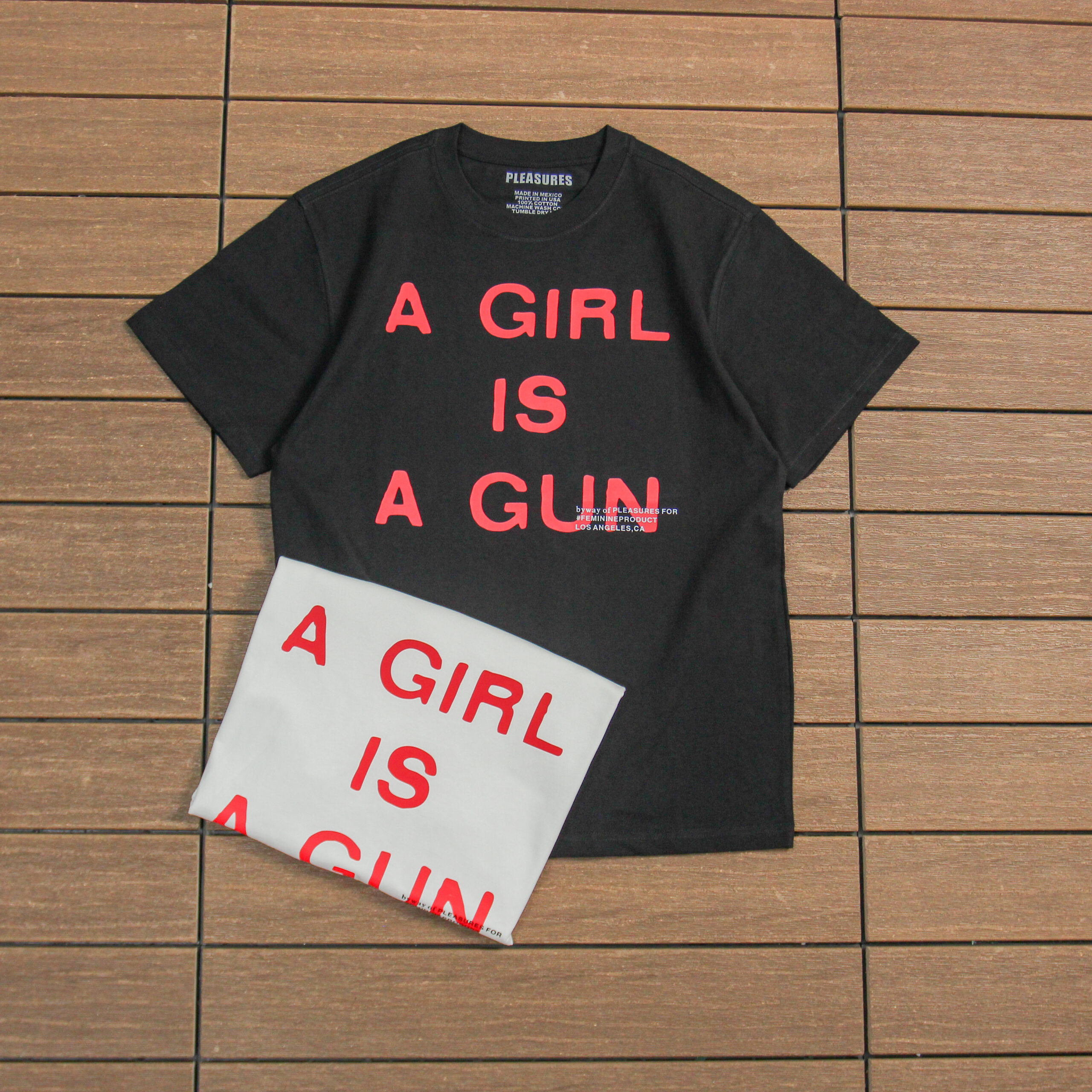 PLEASURES T-SHIRT
