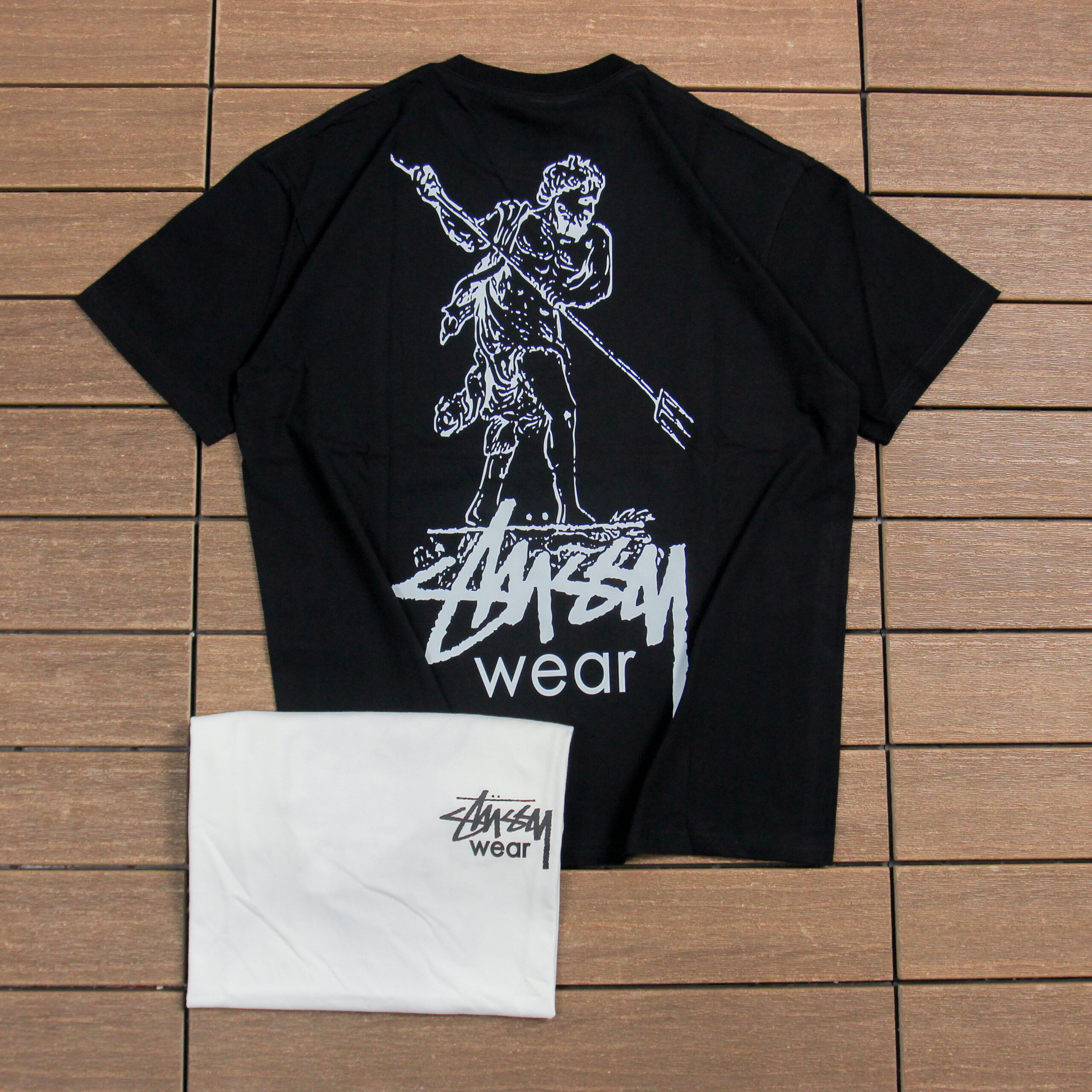 STUSSY T-SHIRT