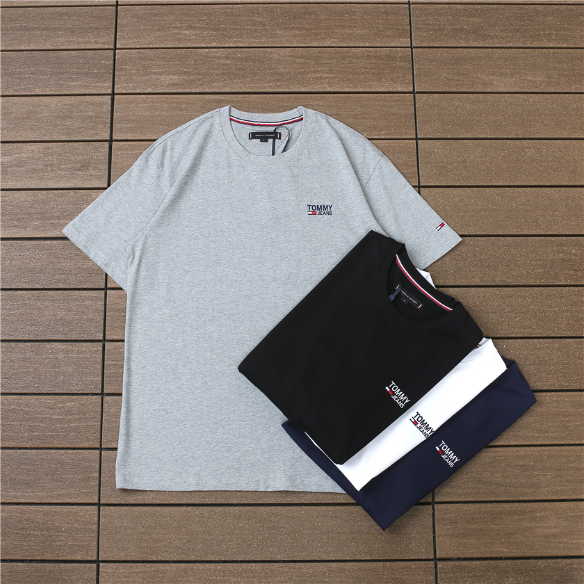 TOMMY HILFIGER T- SHIRT