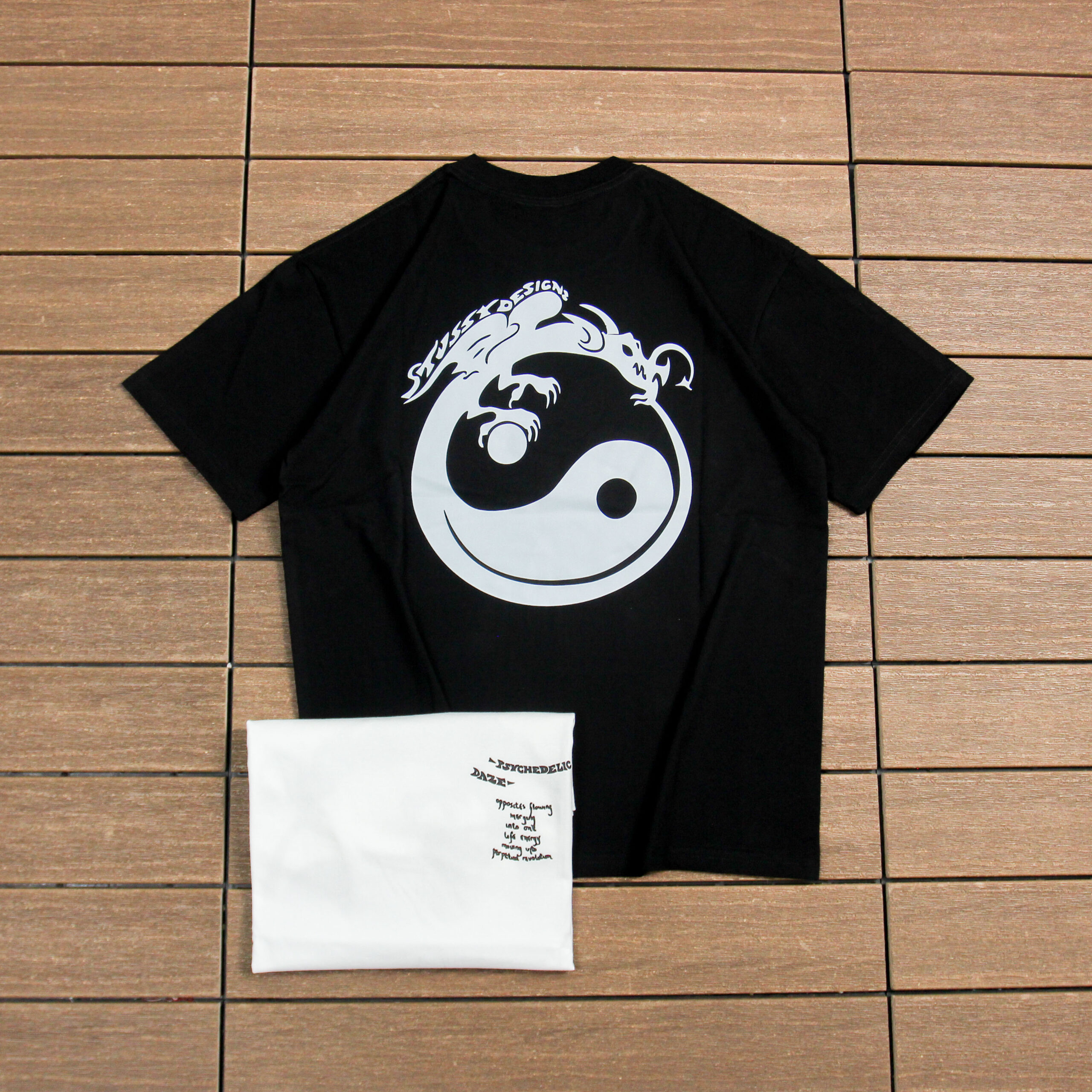 STUSSY T-SHIRT