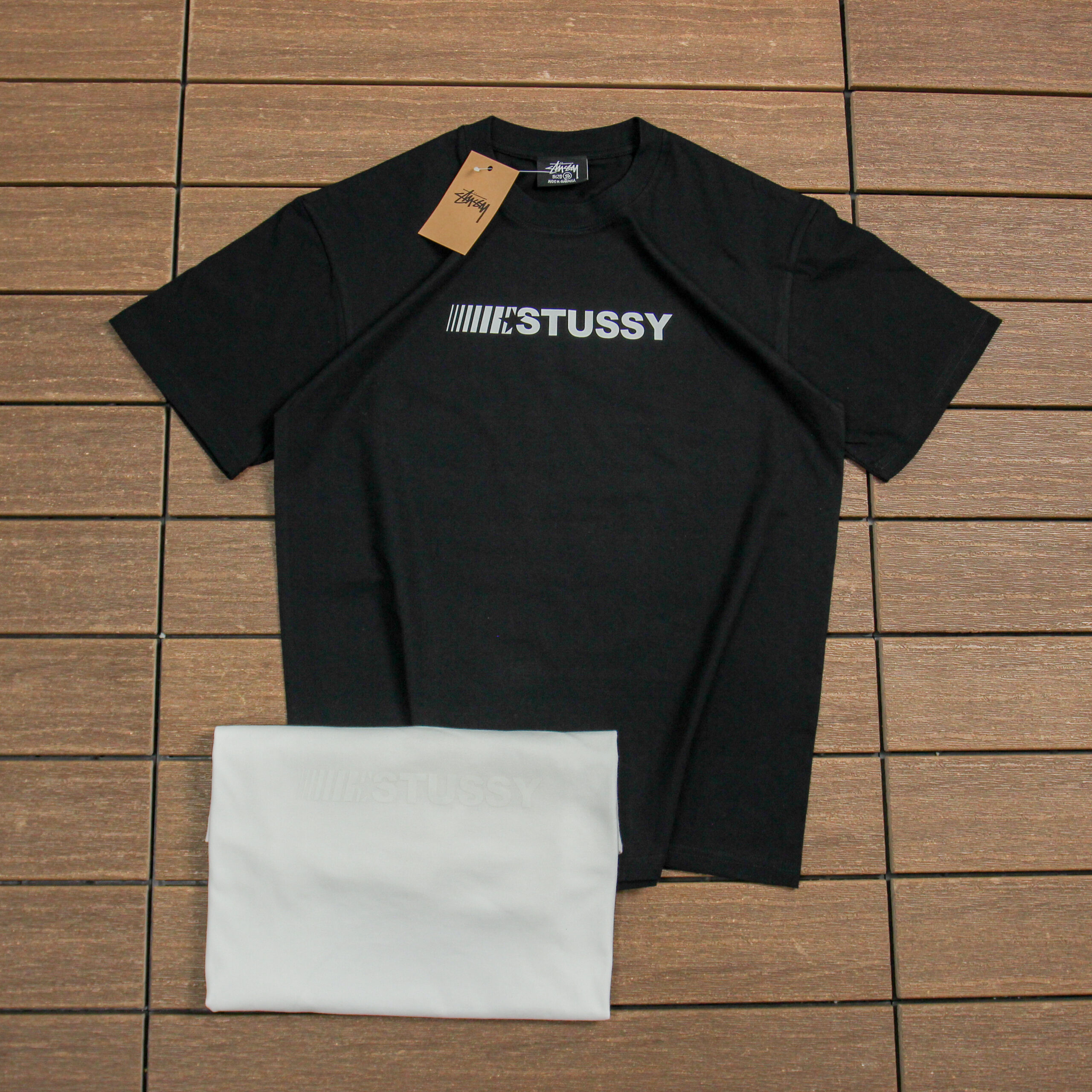 STUSSY T-SHIRT