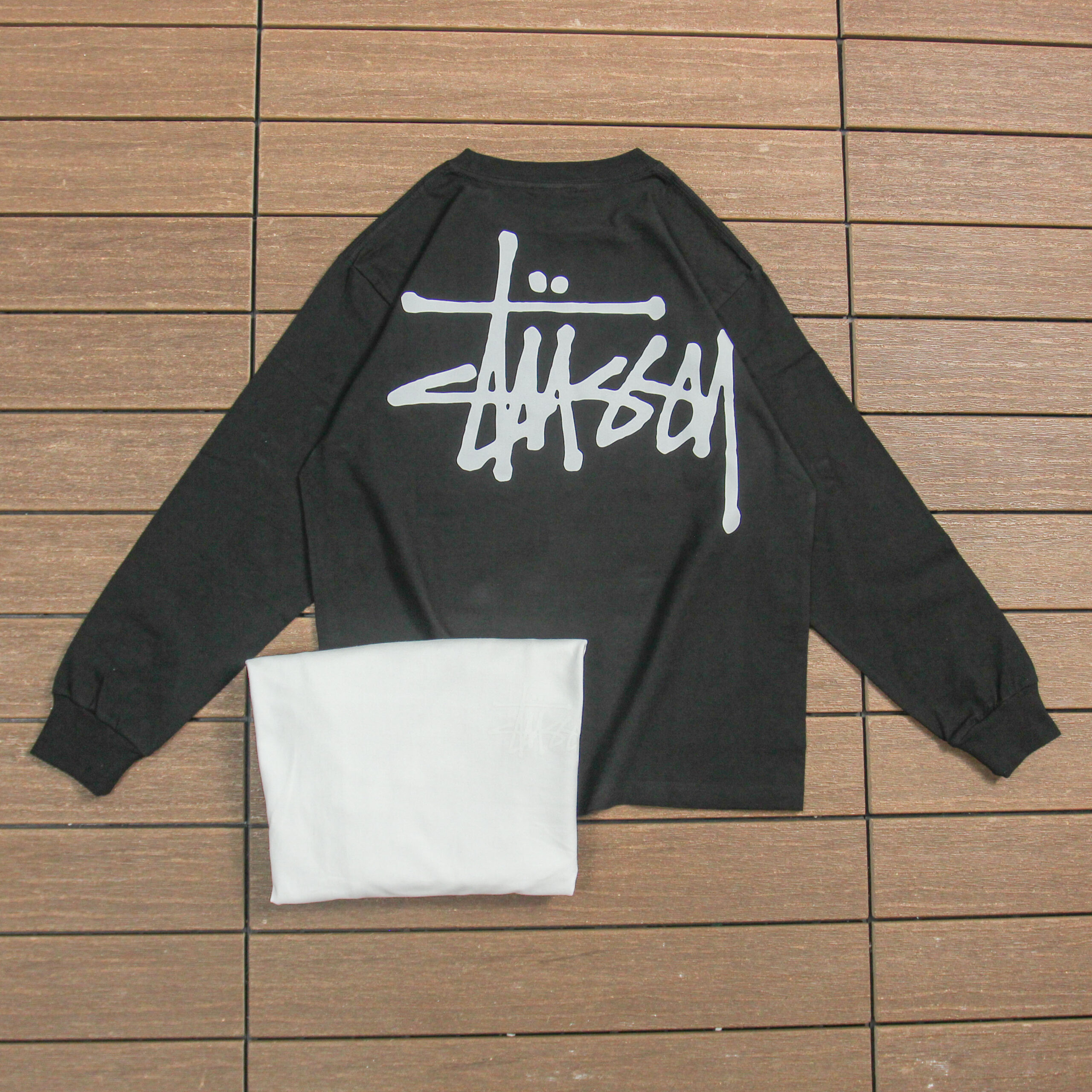 STUSSY T-SHIRT