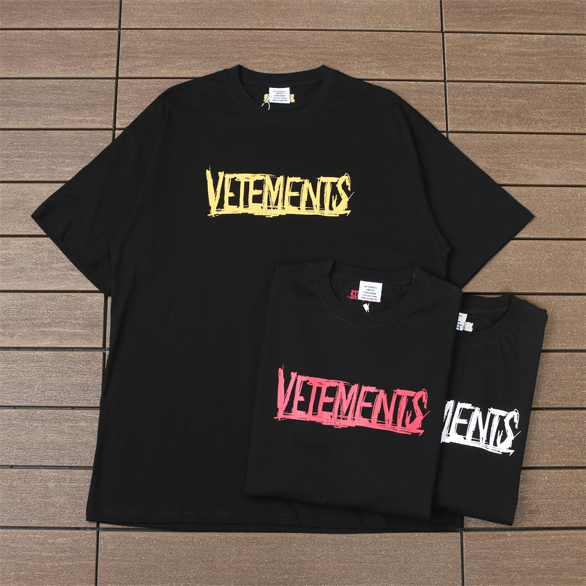 VETEMENTS T-SHIRT