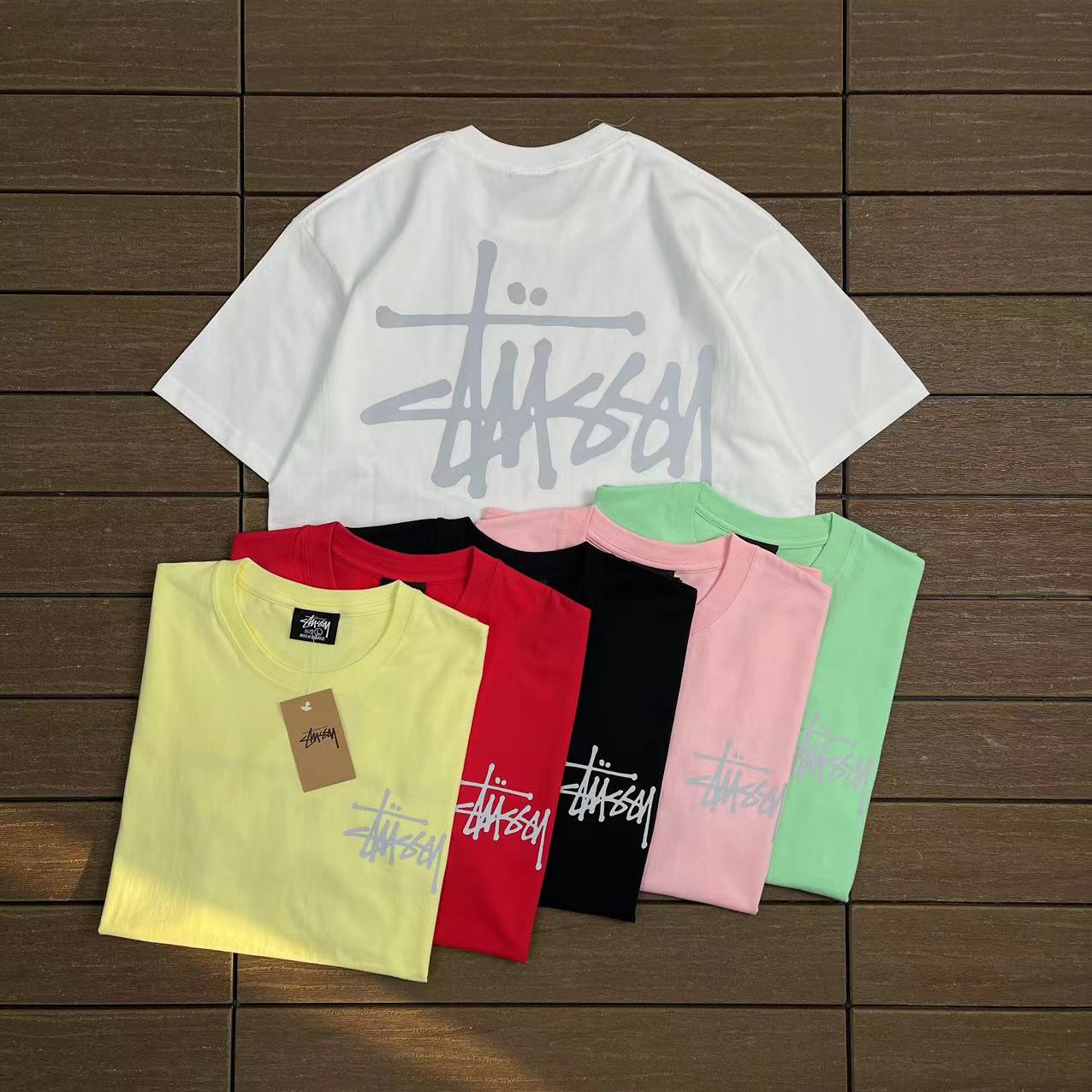 STUSSY T-SHIRT