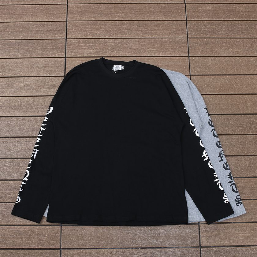 VETEMENTS SWEATER
