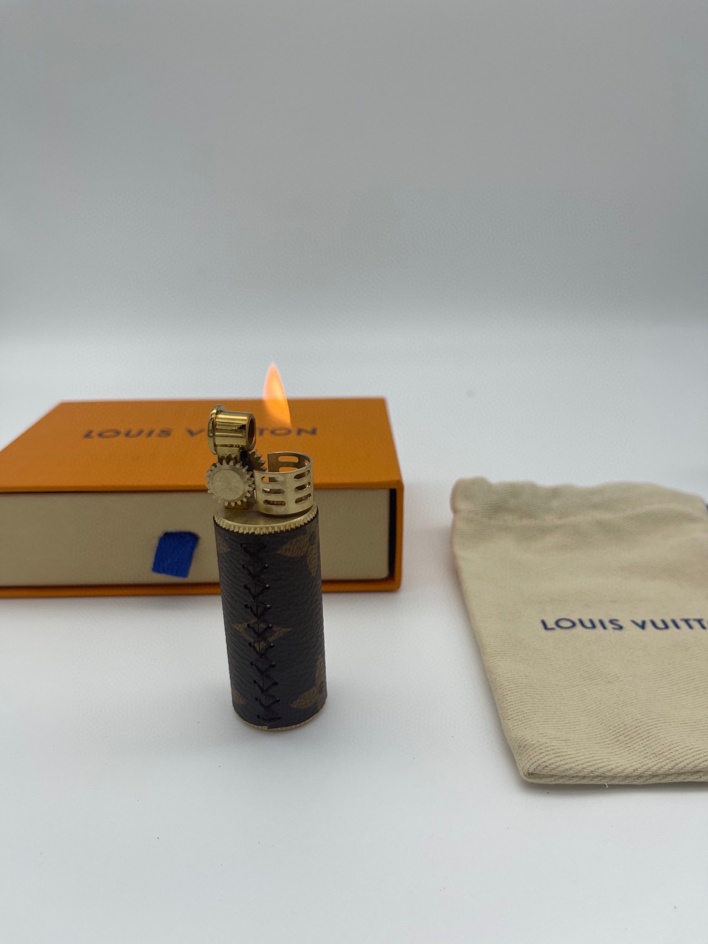 LV LIGHTER