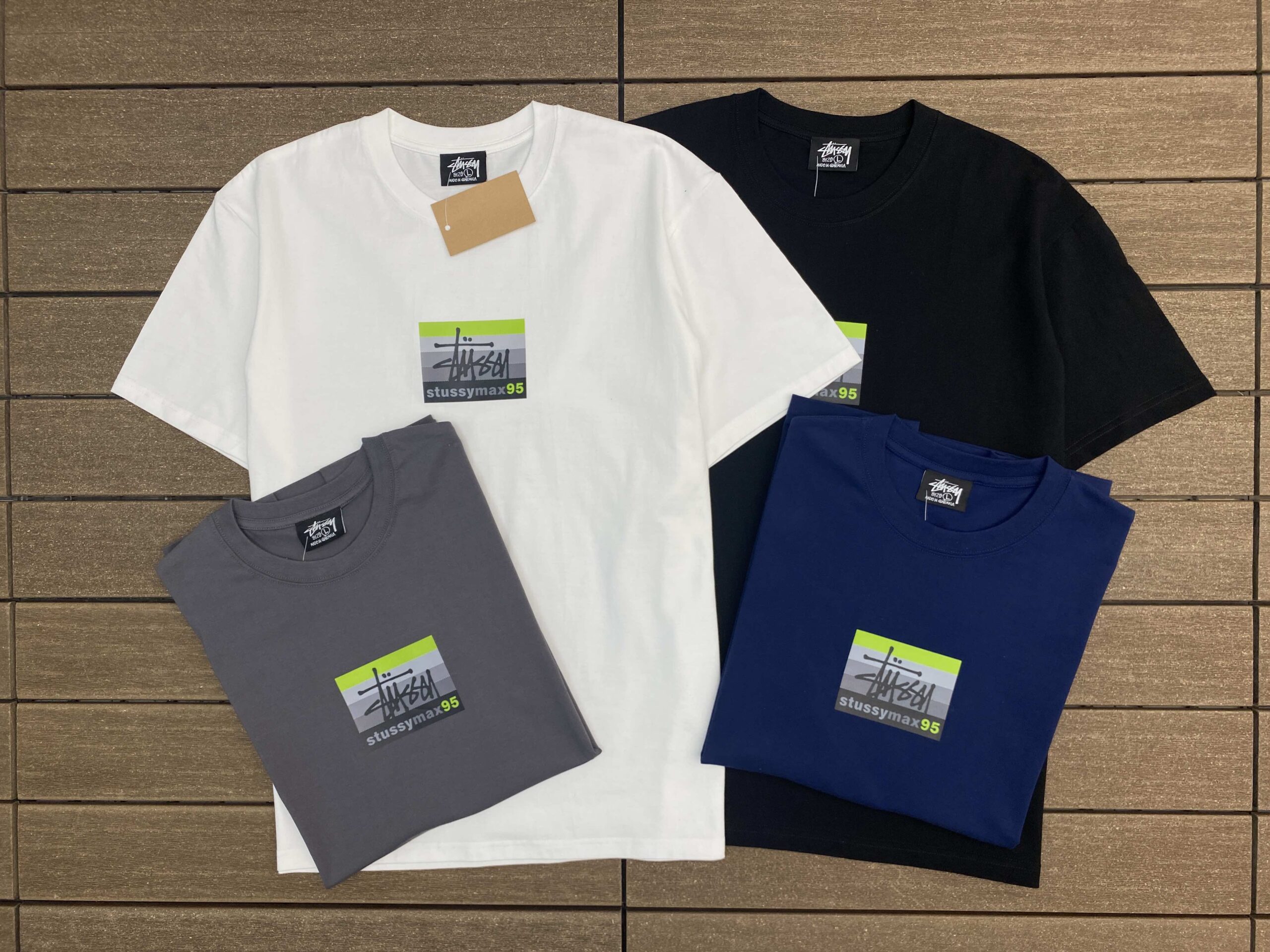 STUSSY T-SHIRT