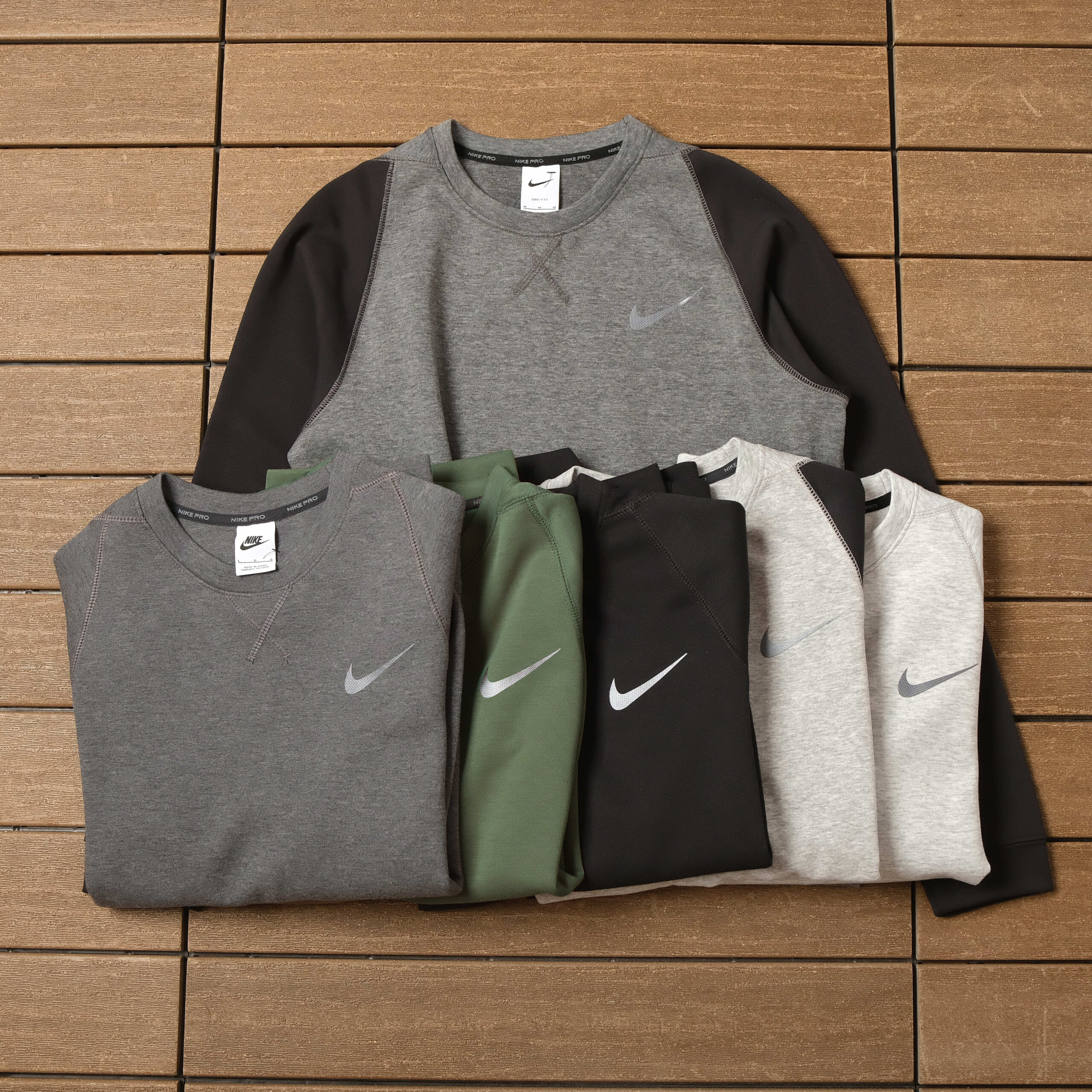 NIKE SWEATER