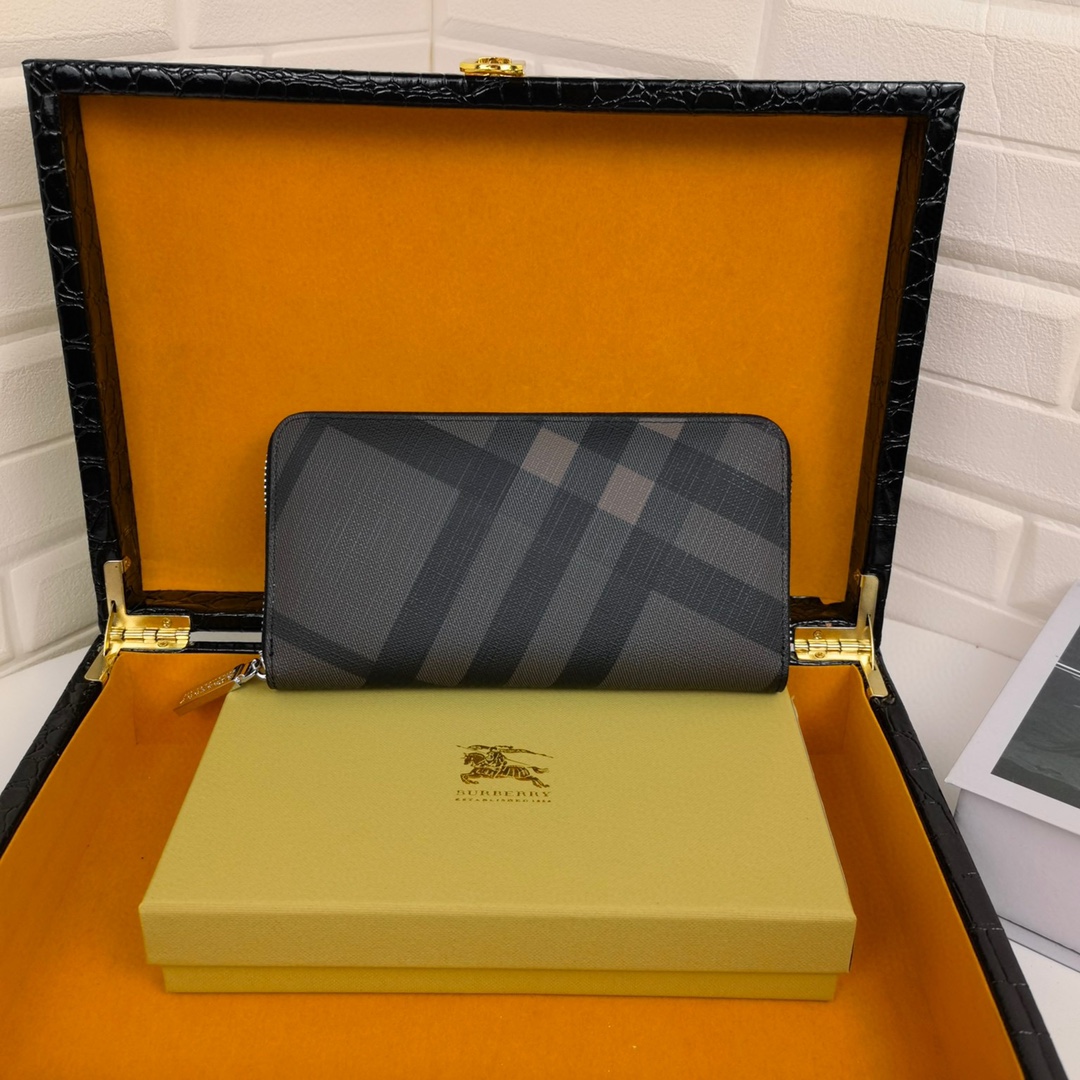 BURBERRY WALLET
