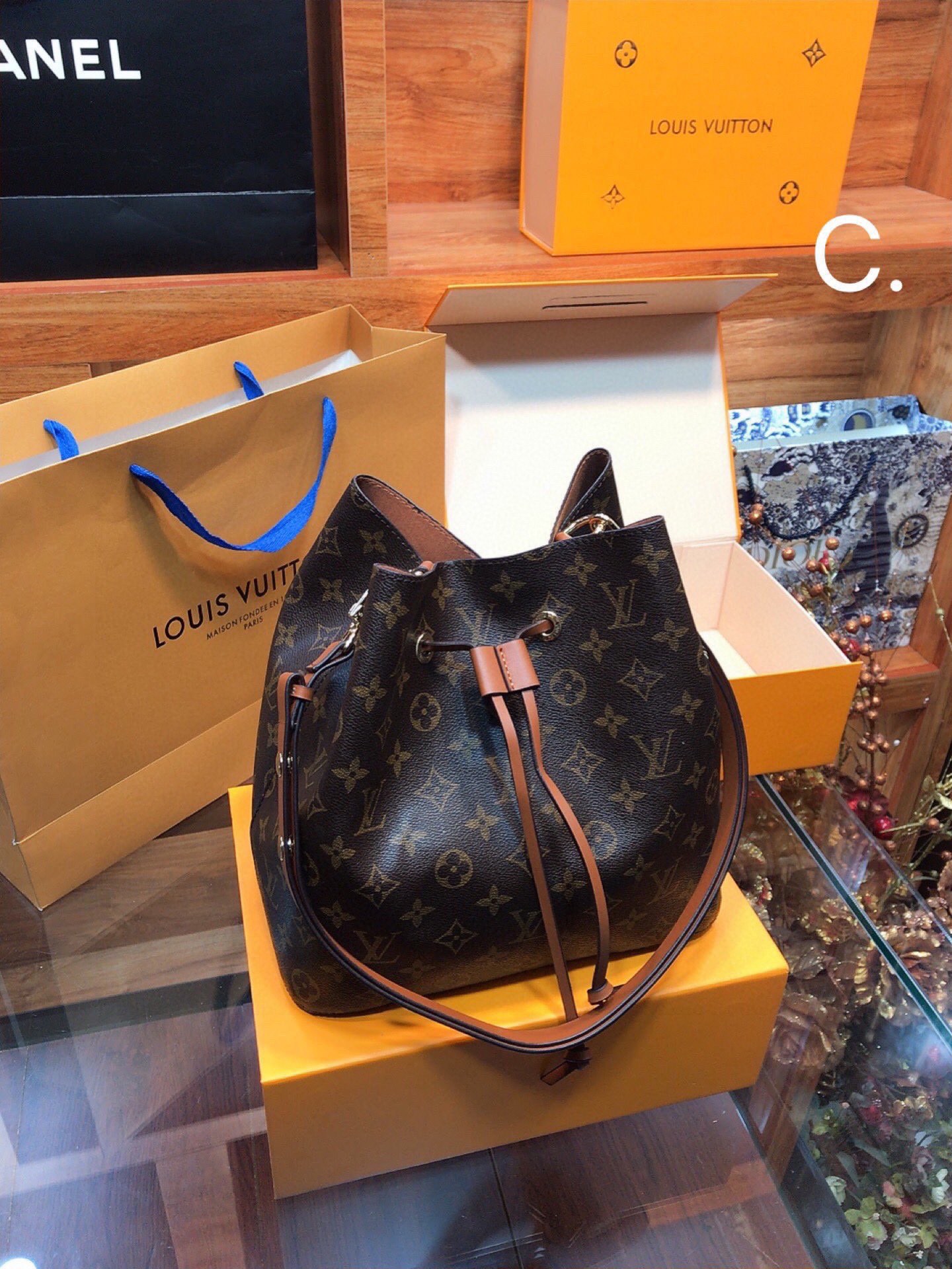 LV BAG
