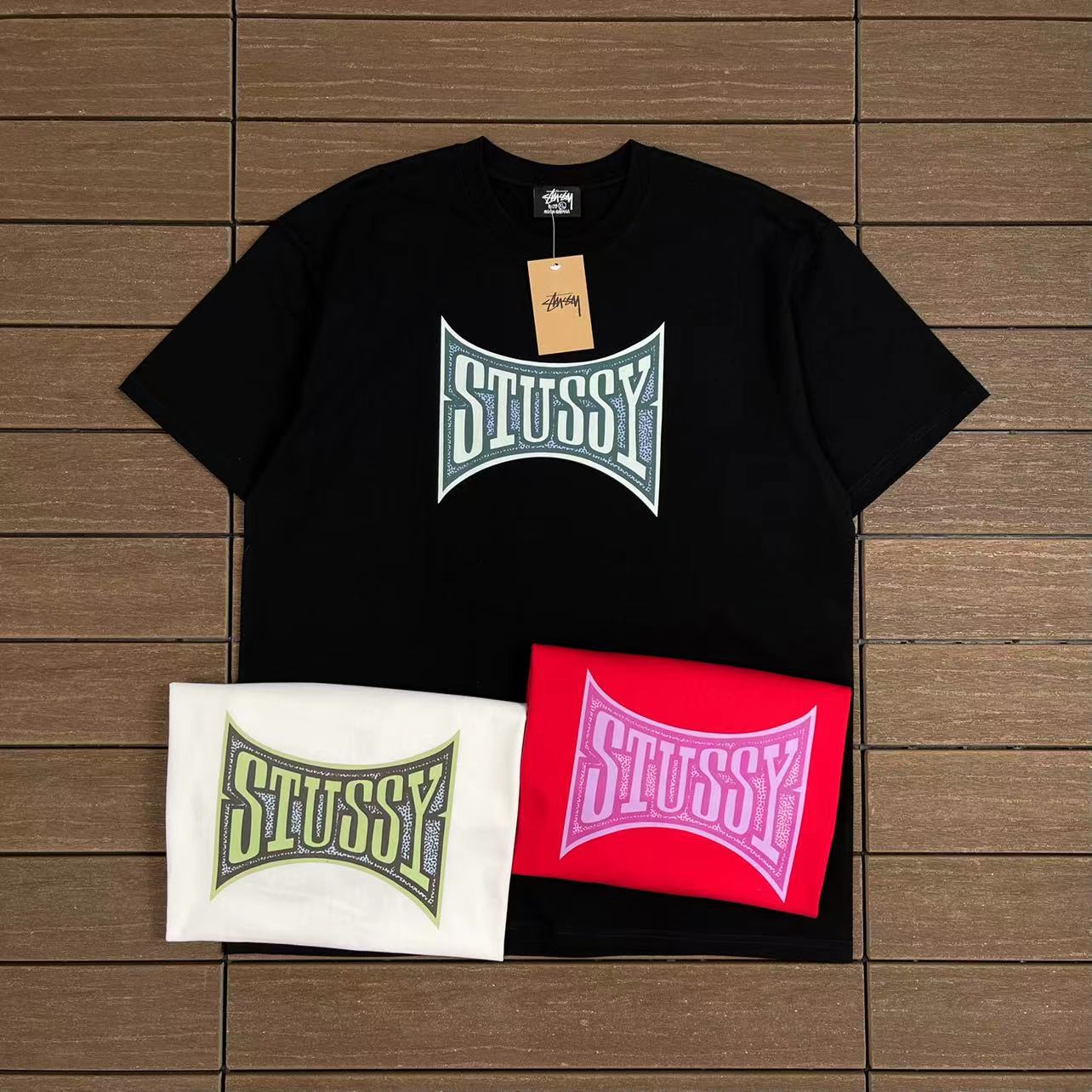STUSSY T-SHIRT