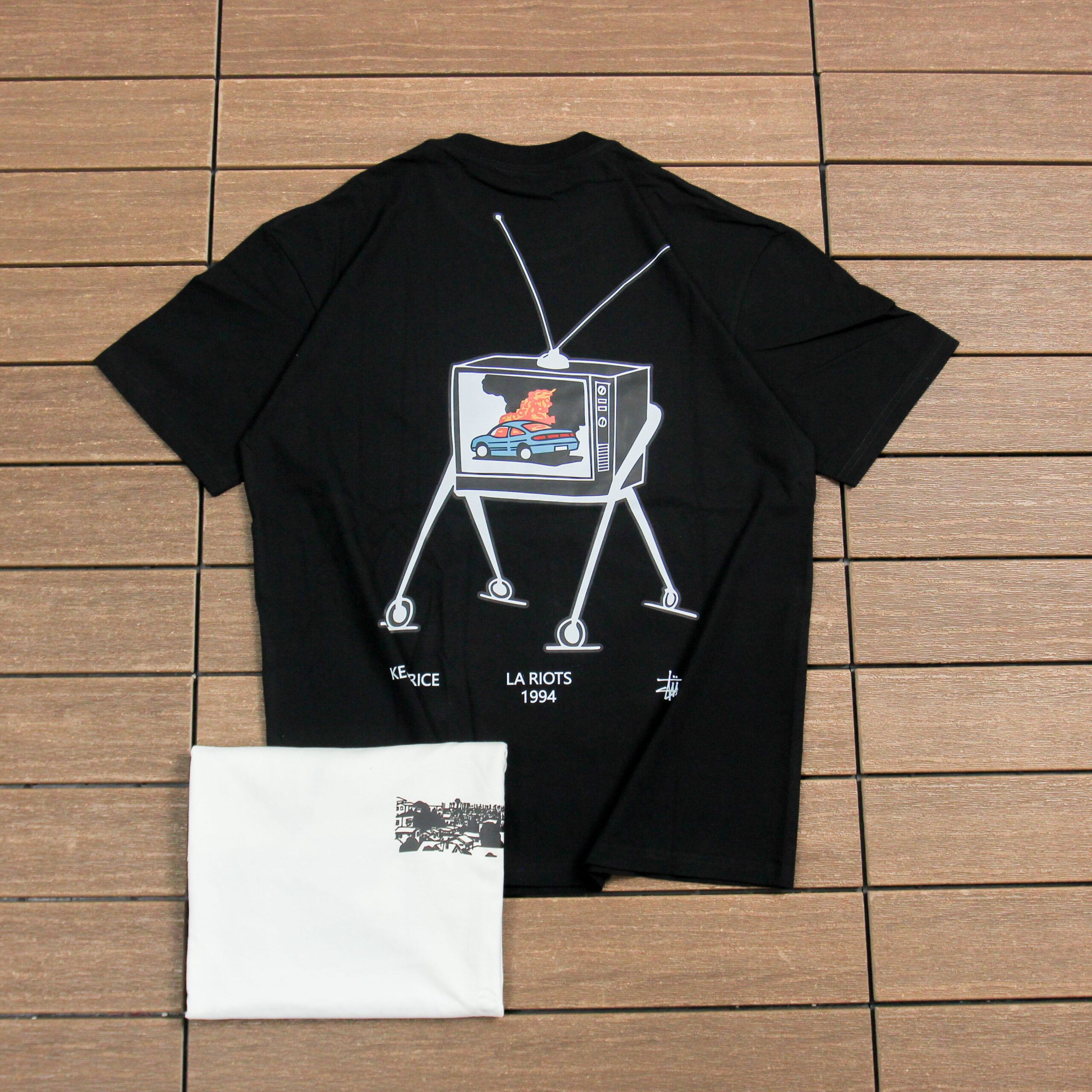 STUSSY T-SHIRT