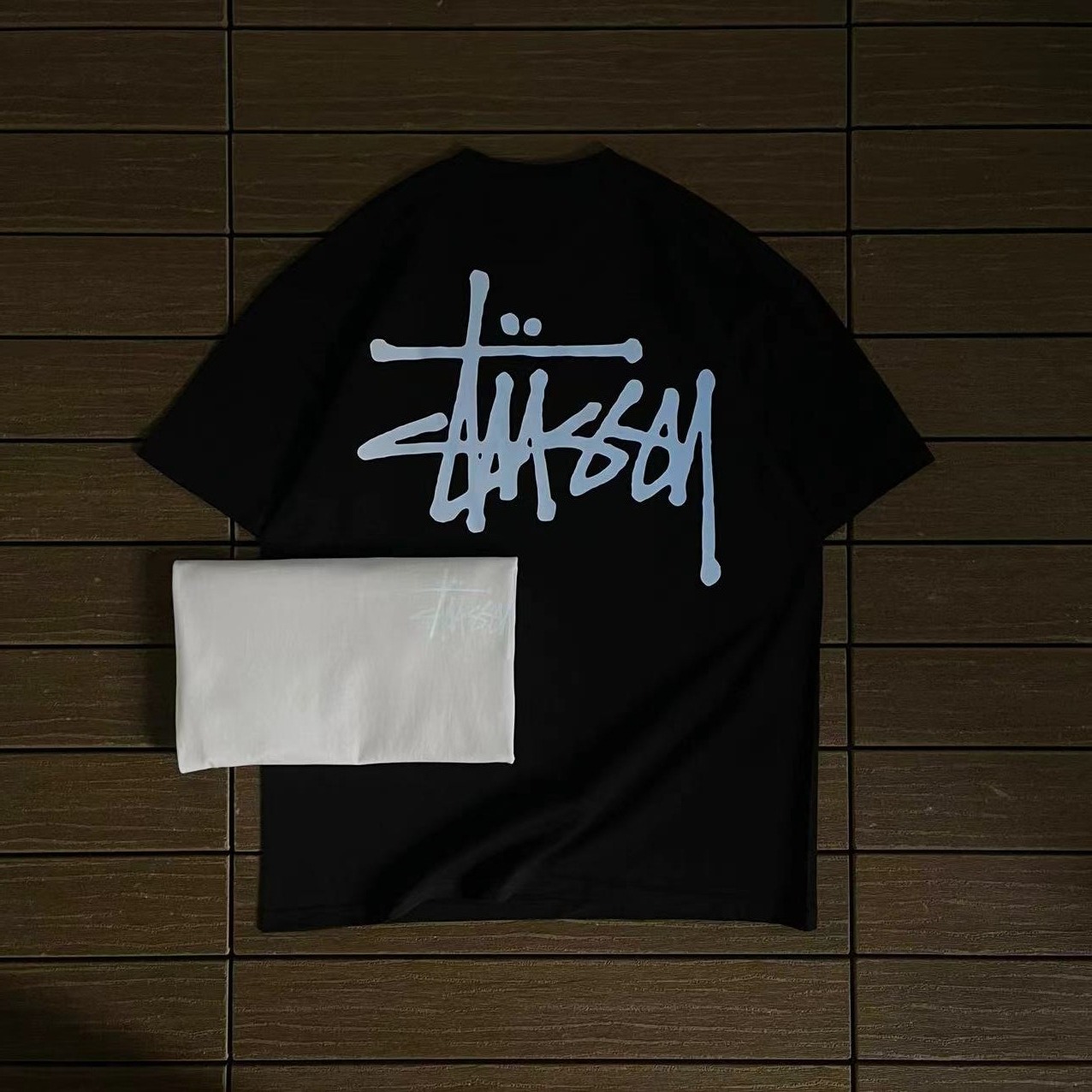 STUSSY T-SHIRT