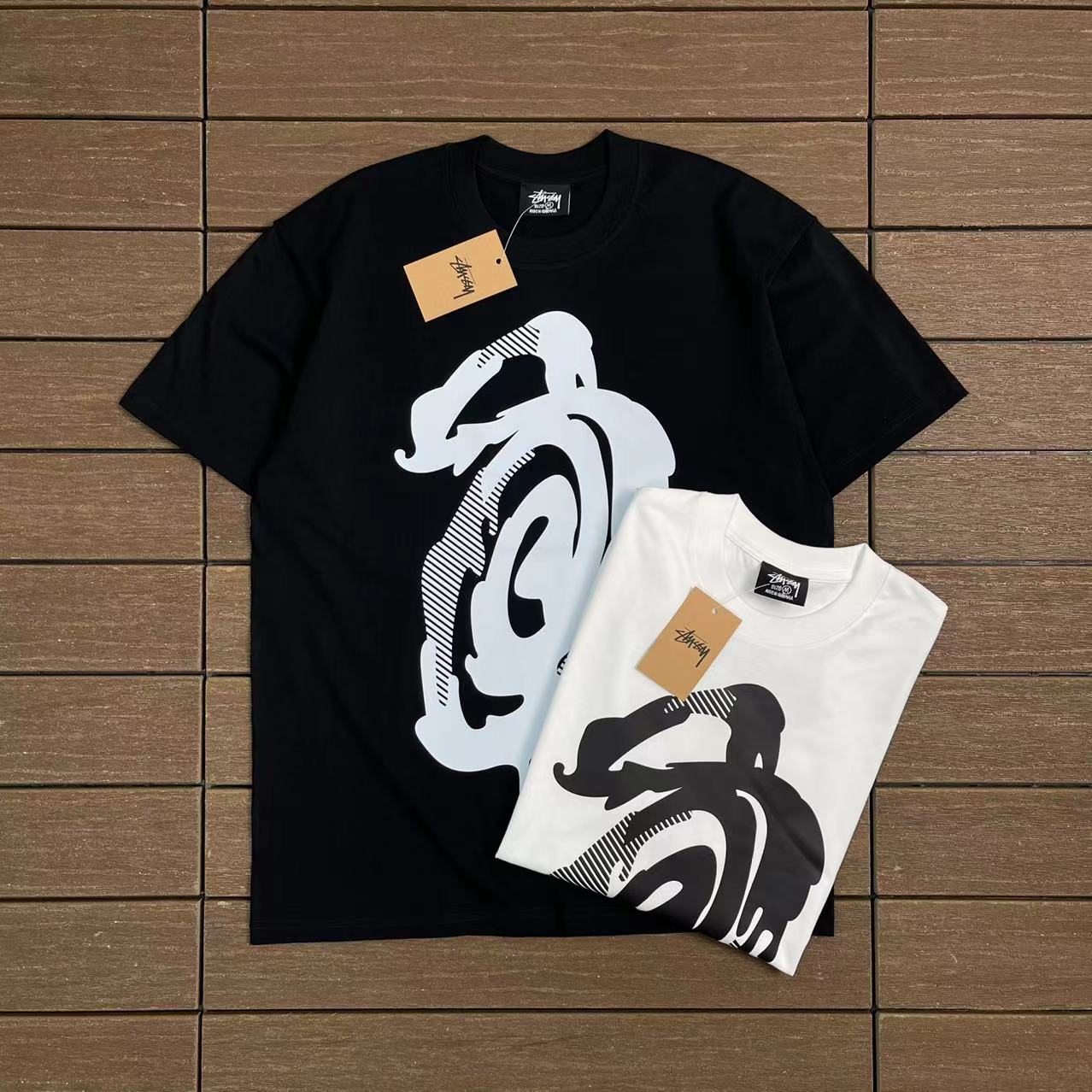STUSSY T-SHIRT