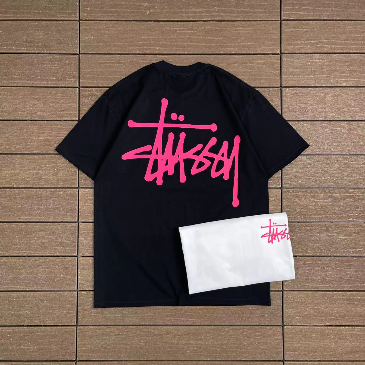 STUSSY T-SHIRT