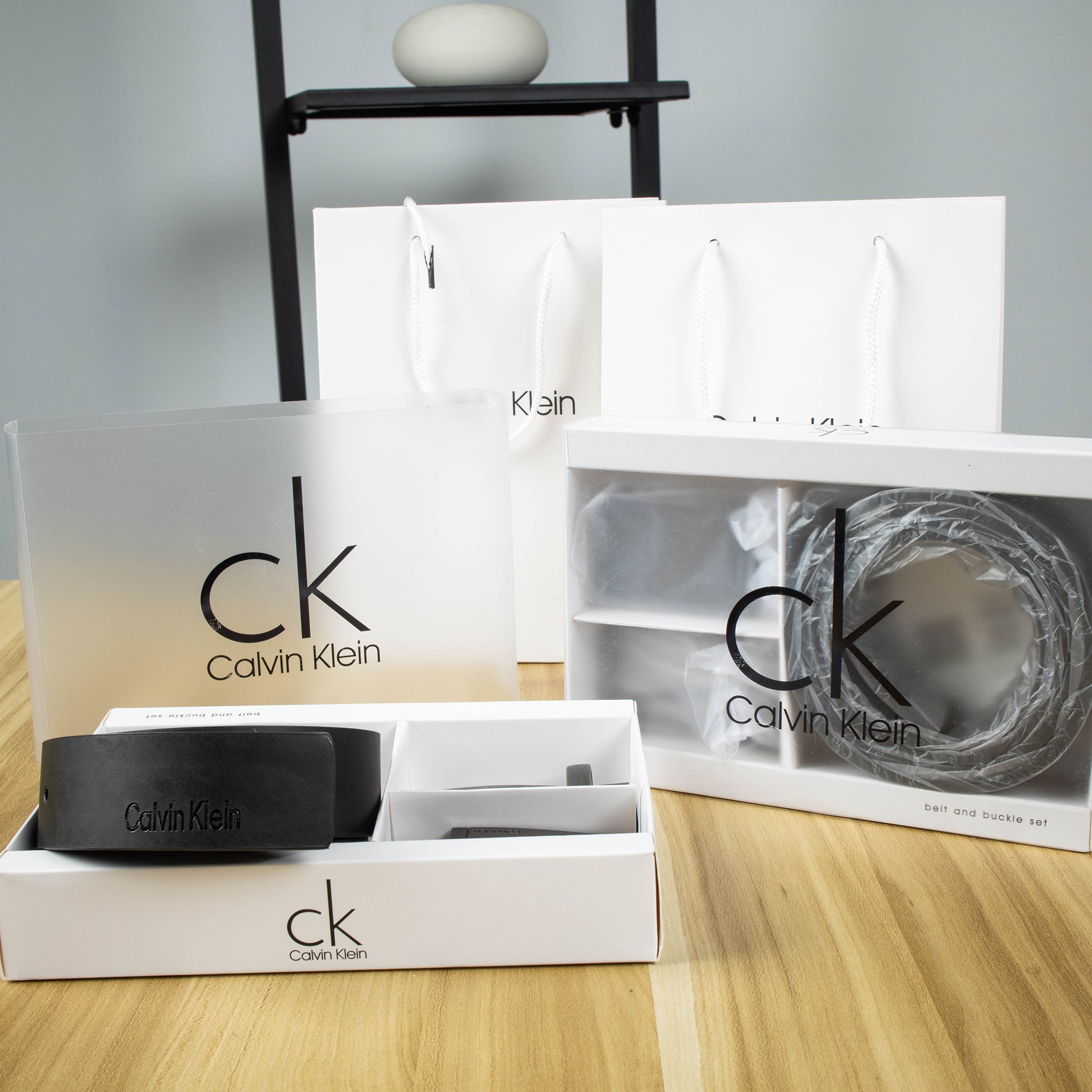 CALVIN KLEIN LEATHER BELF