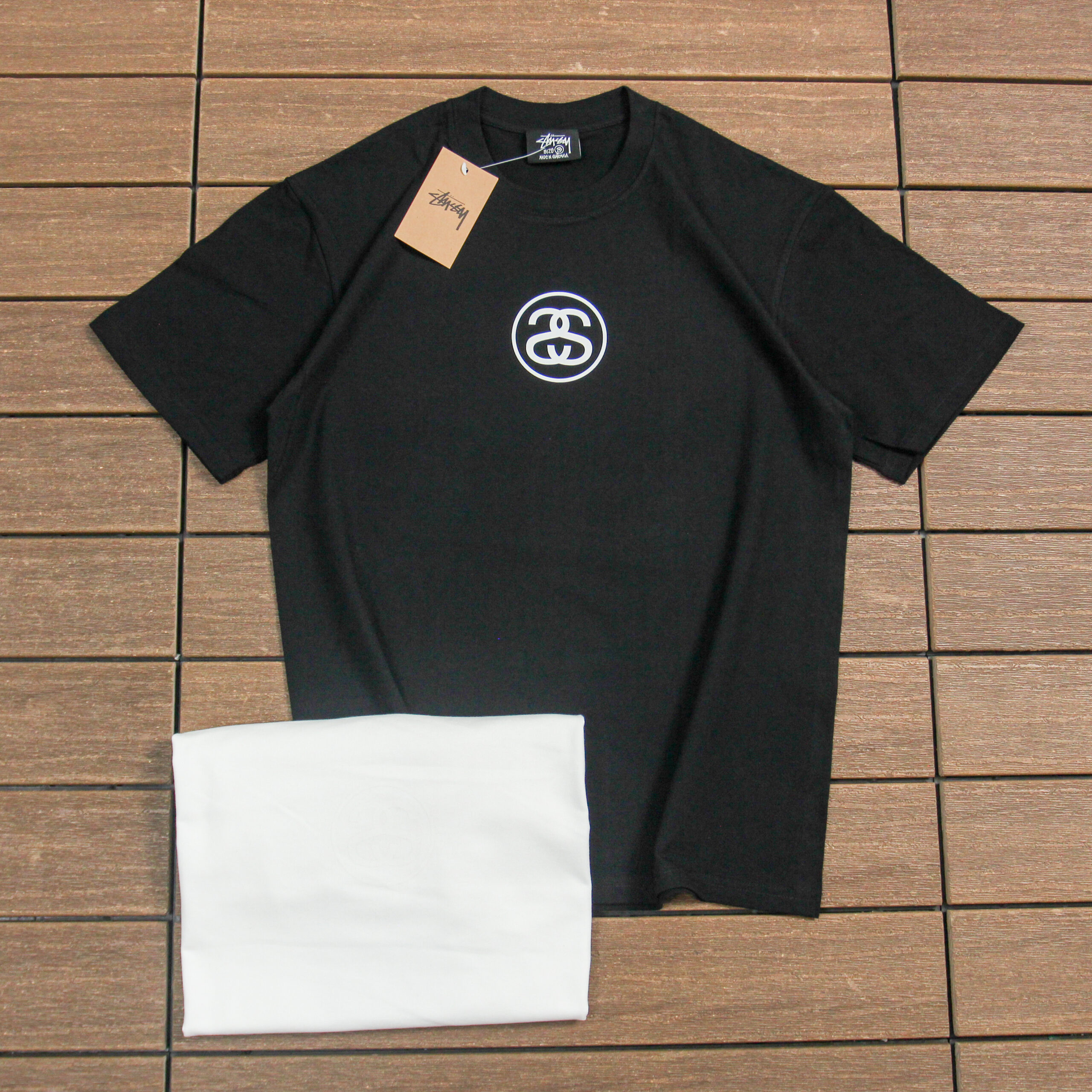 STUSSY T-SHIRT