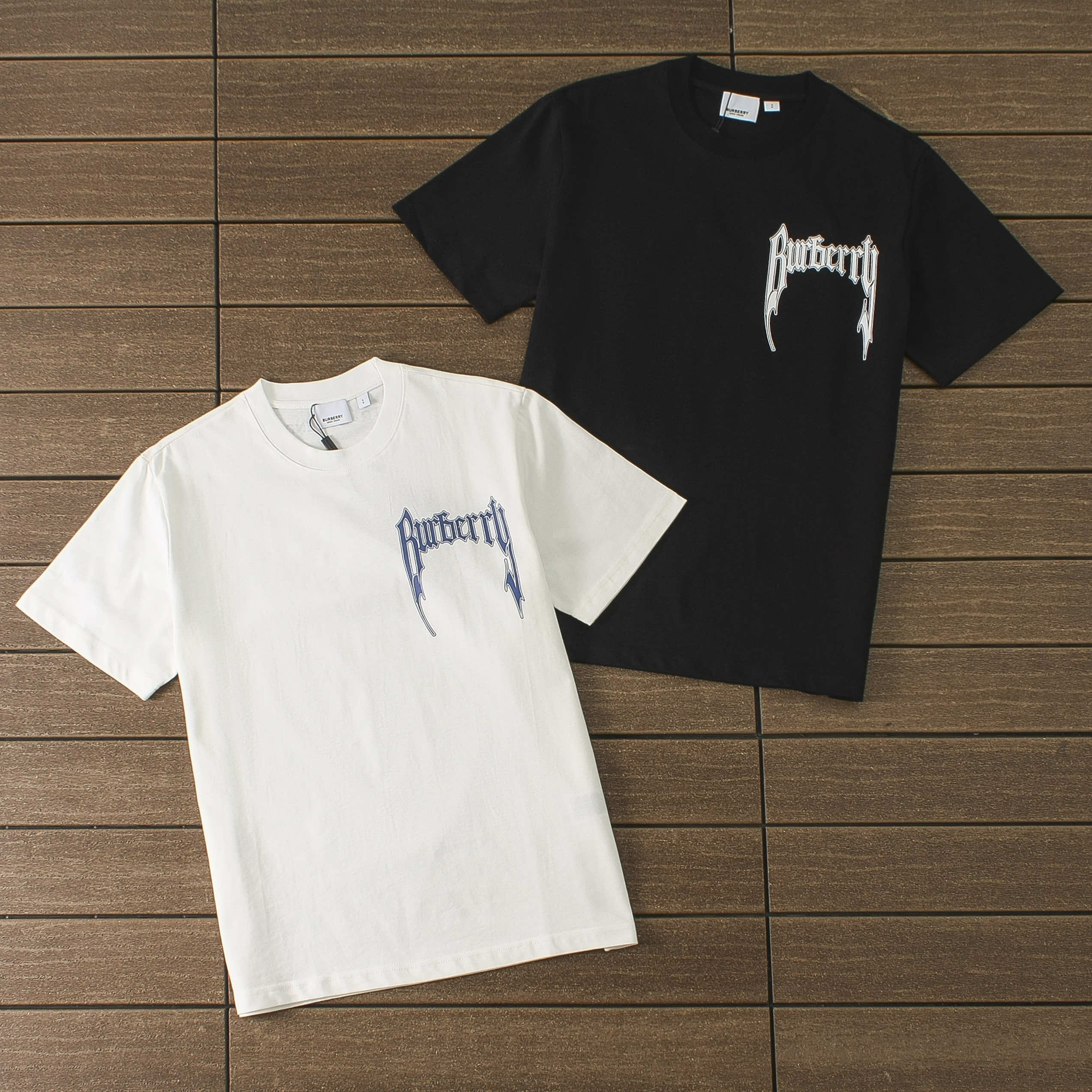 BURBERRY T-shirt