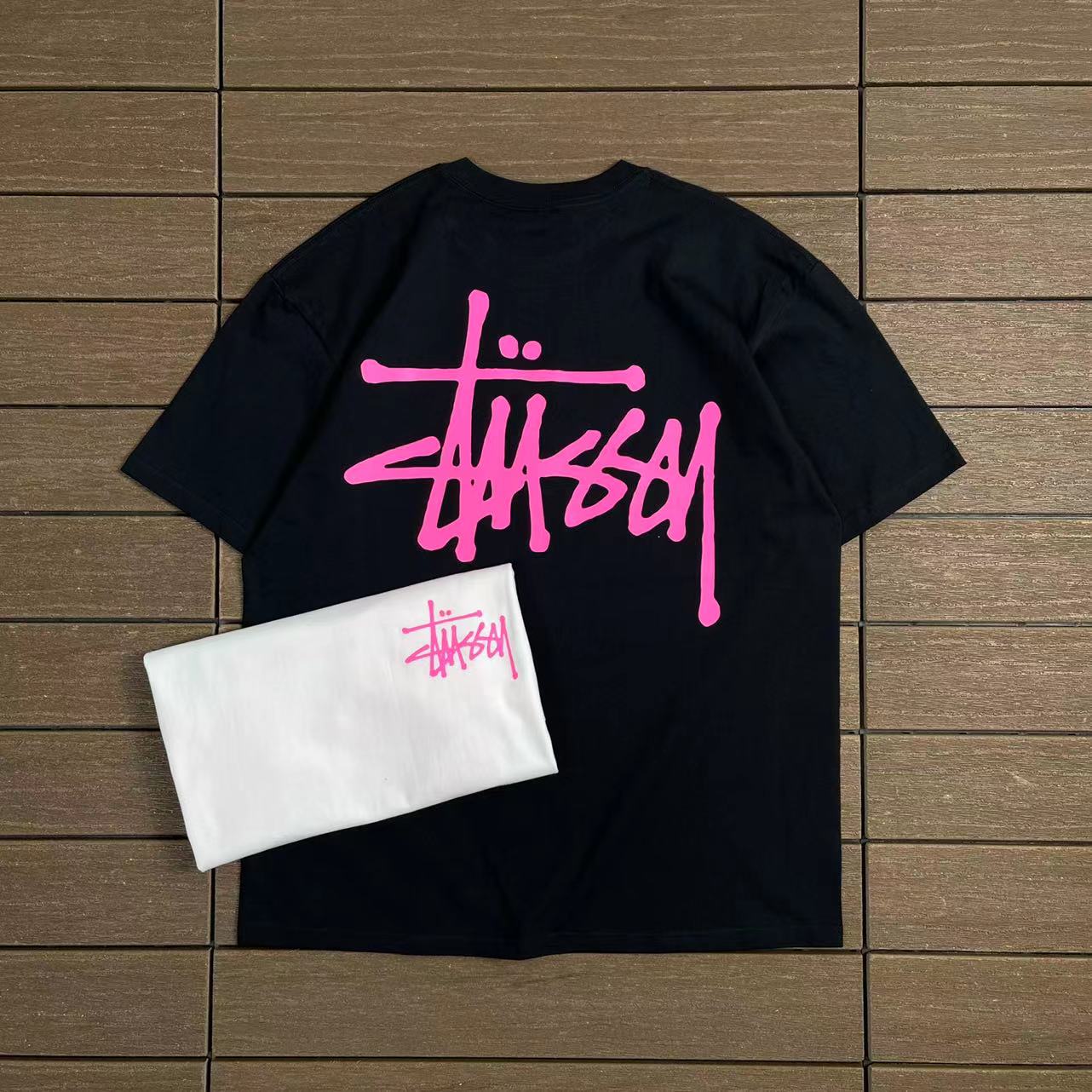 STUSSY T-SHIRT
