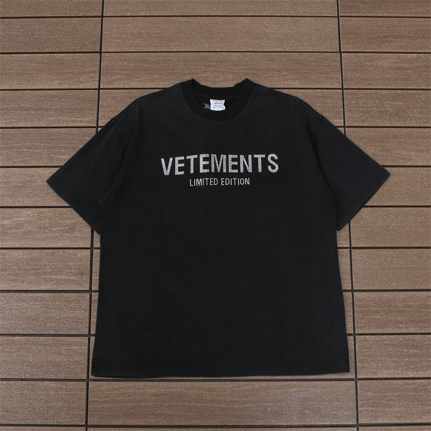 VETEMENTS T-SHIRT