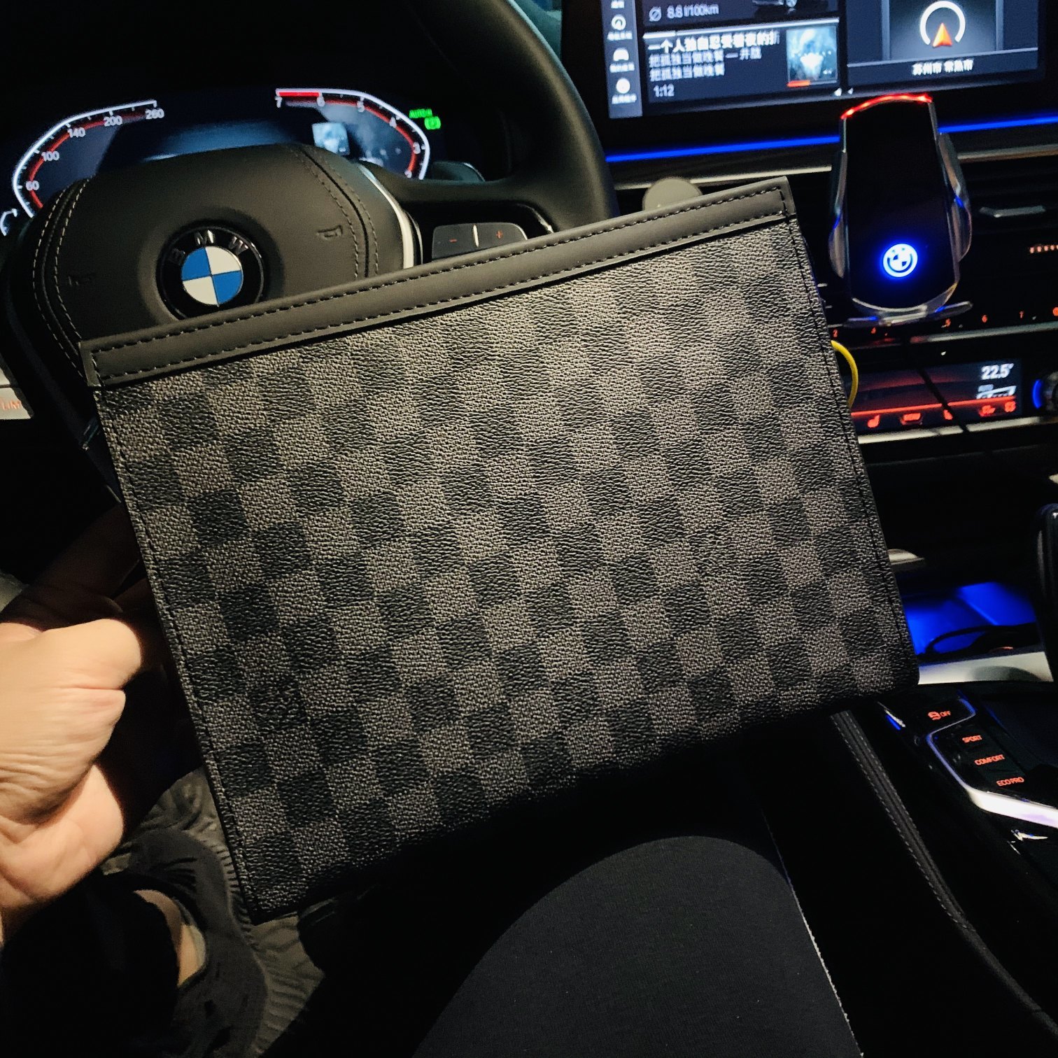 LV