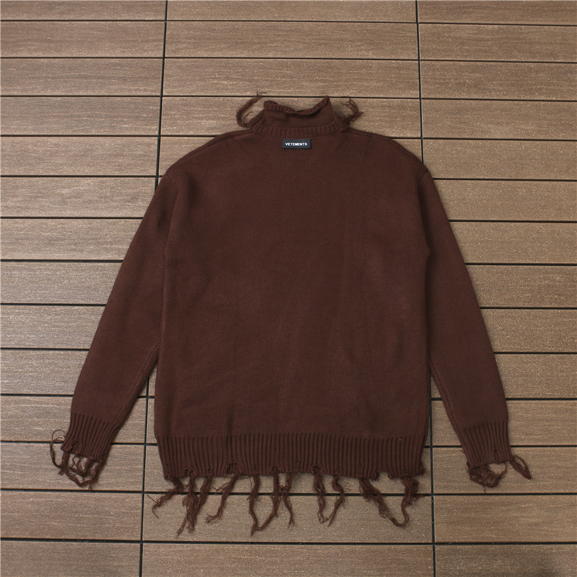 VETEMENTS SWEATER