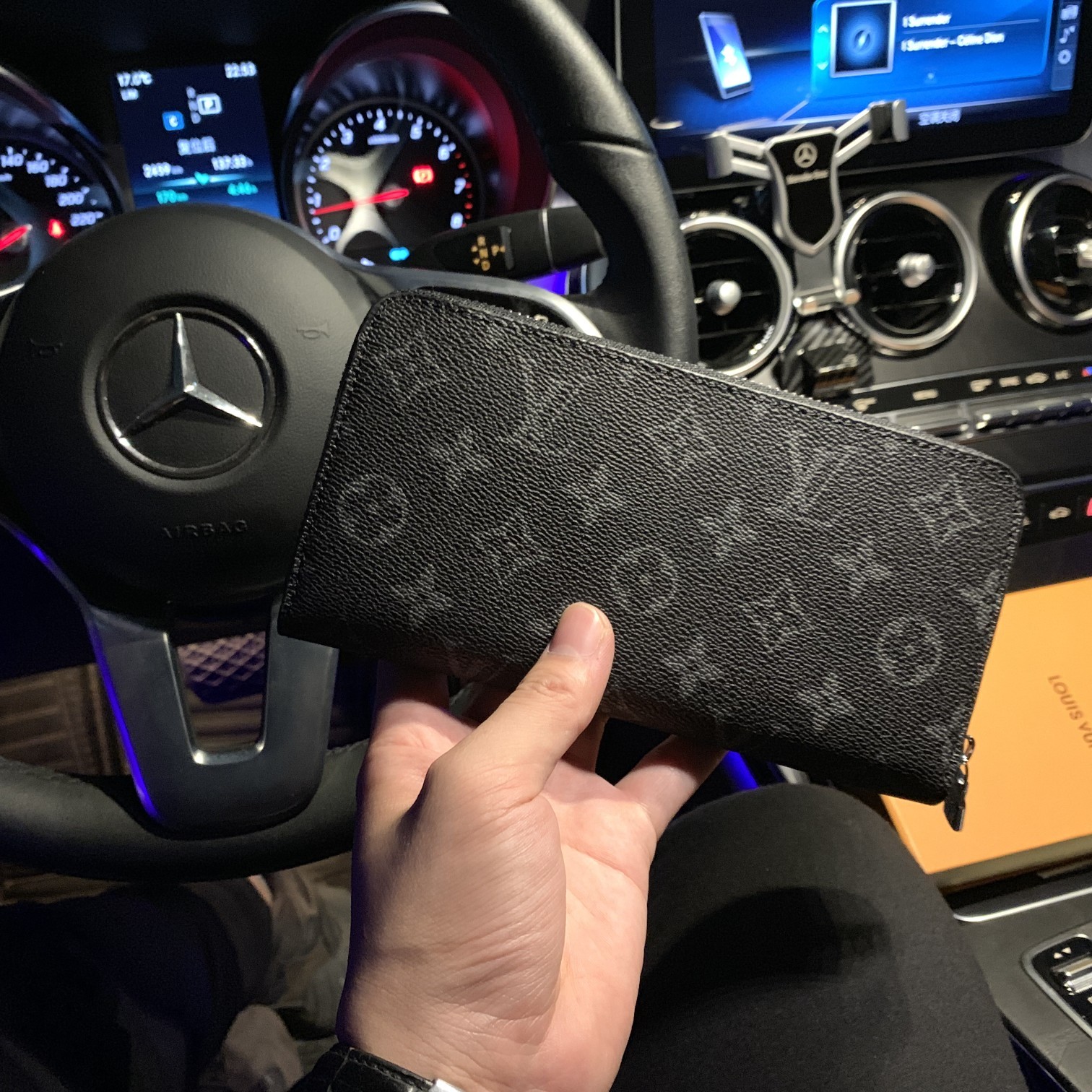 LV