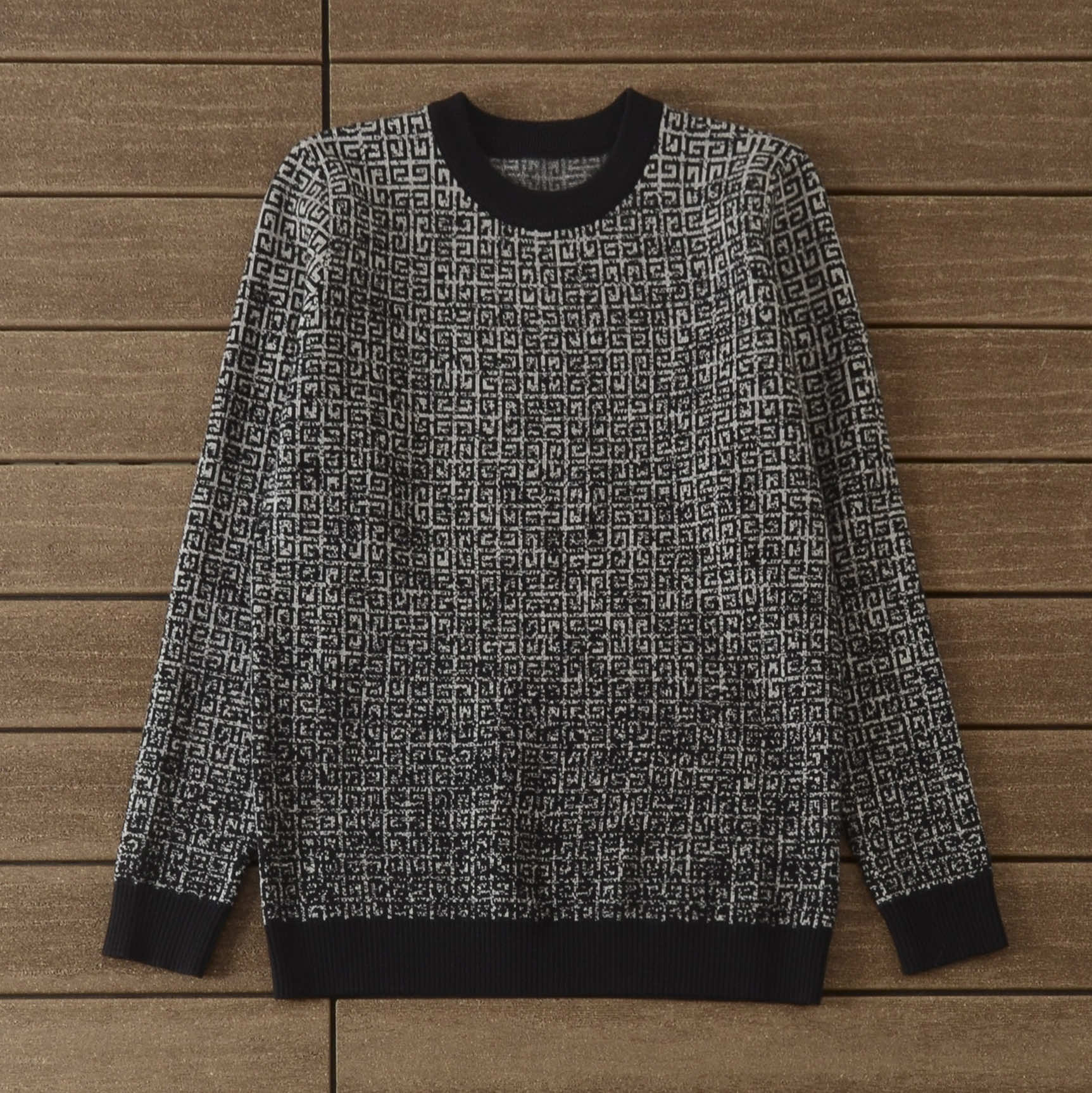 GIVENCHY SWEATER